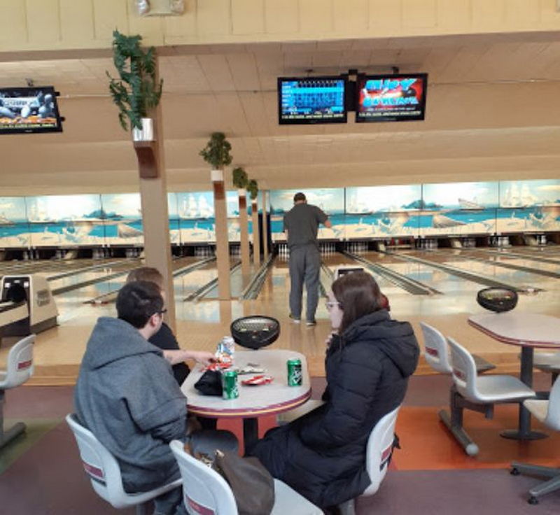 Lakeshore Lanes - Web Listing